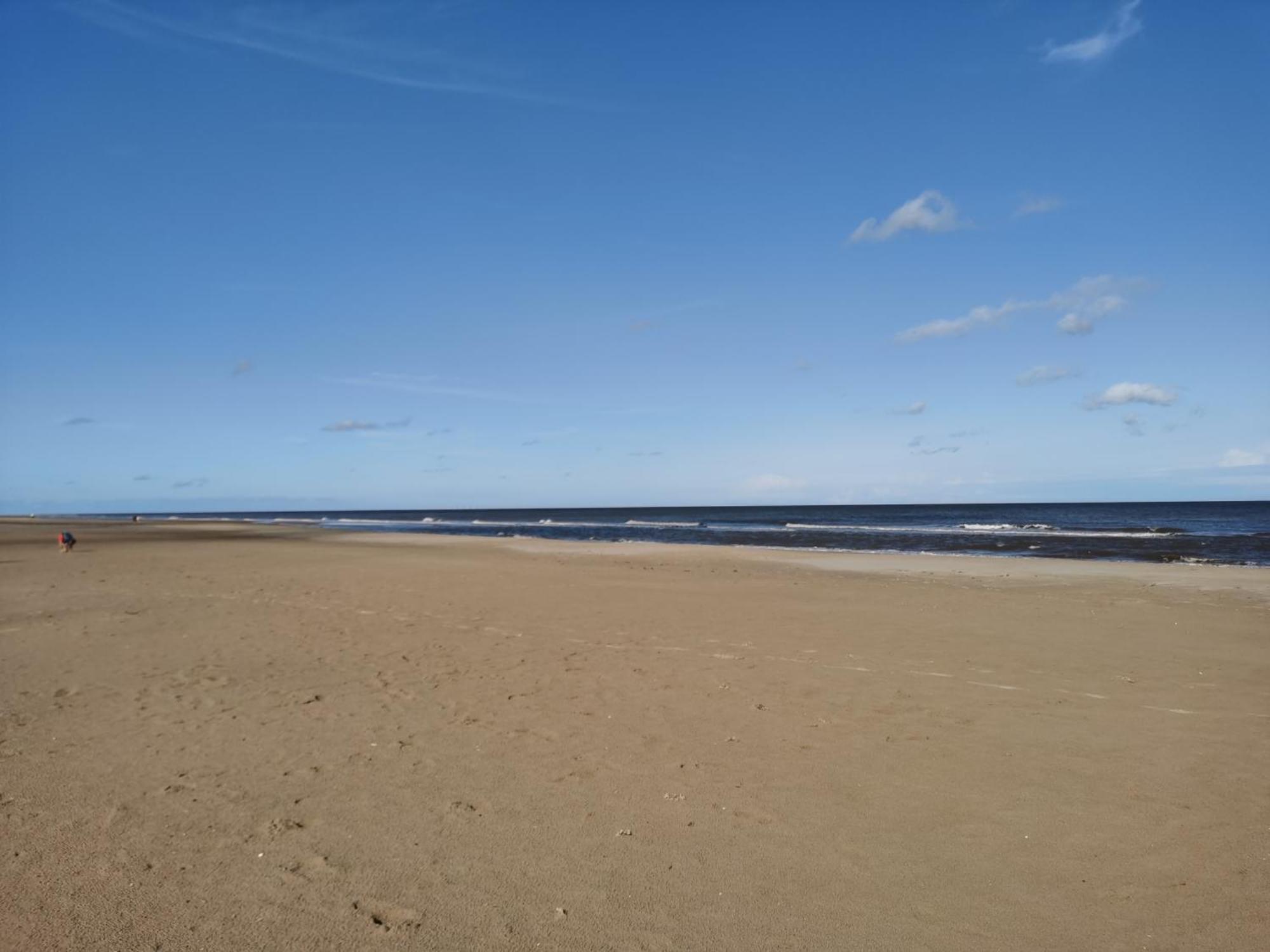Golden Sands Beach Activities Sea Holiday Relax Mablethorpe Exteriör bild