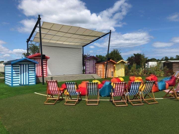 Golden Sands Beach Activities Sea Holiday Relax Mablethorpe Exteriör bild
