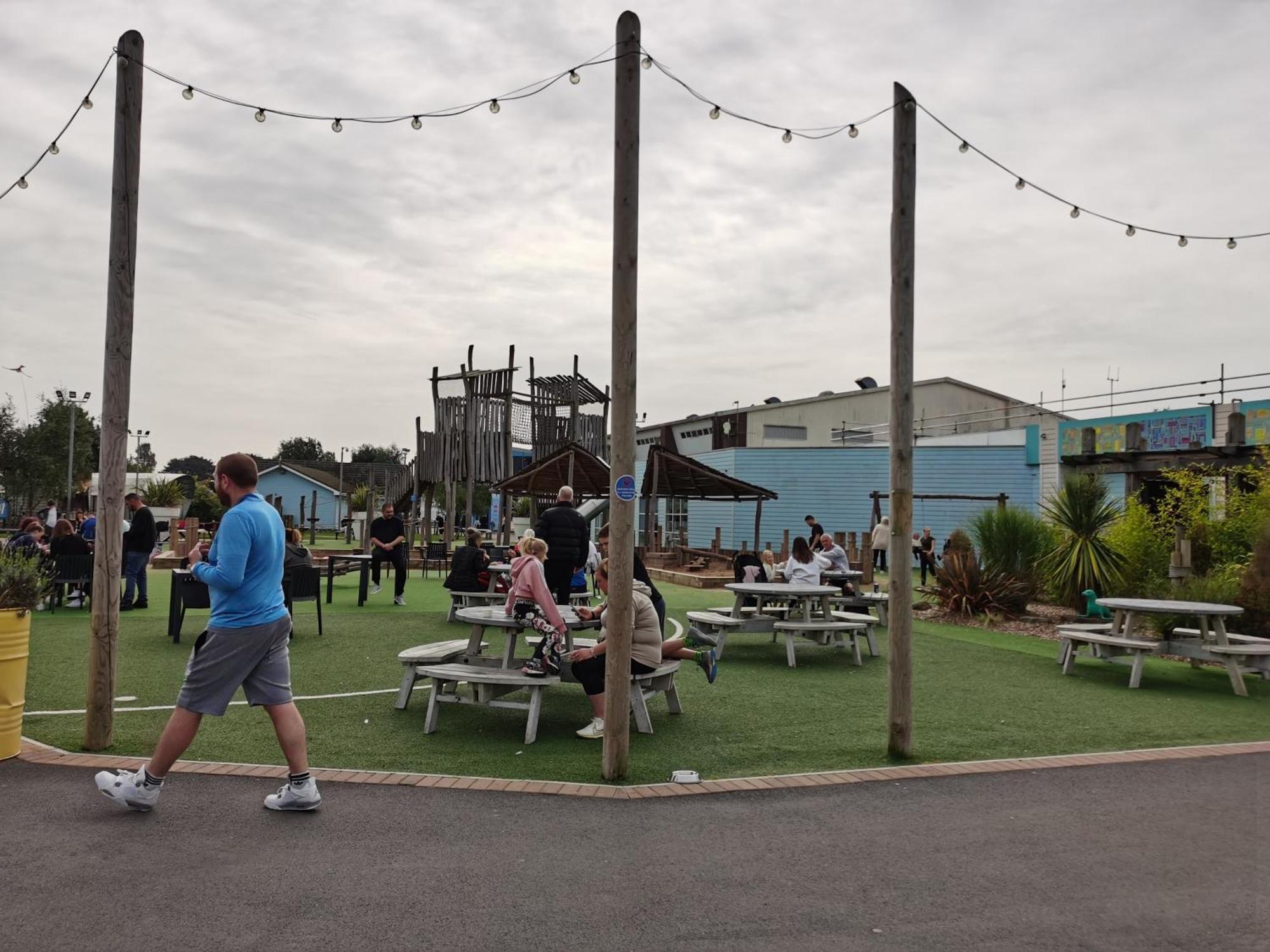 Golden Sands Beach Activities Sea Holiday Relax Mablethorpe Exteriör bild