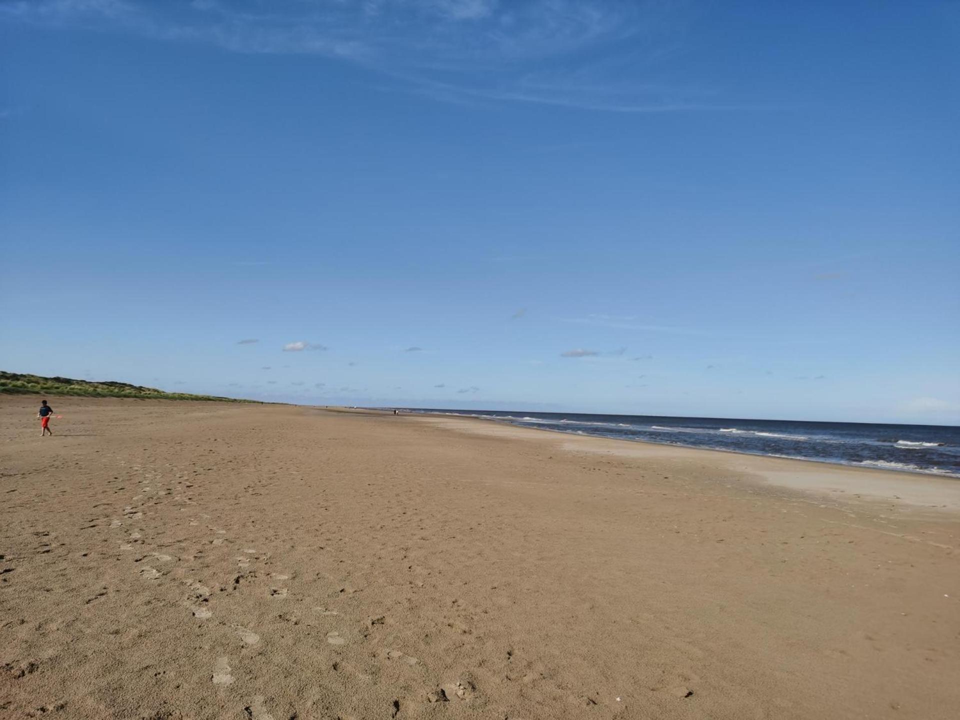 Golden Sands Beach Activities Sea Holiday Relax Mablethorpe Exteriör bild